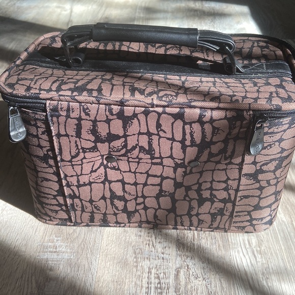 MISOOK Overnight Travel Case - Picture 4 of 9